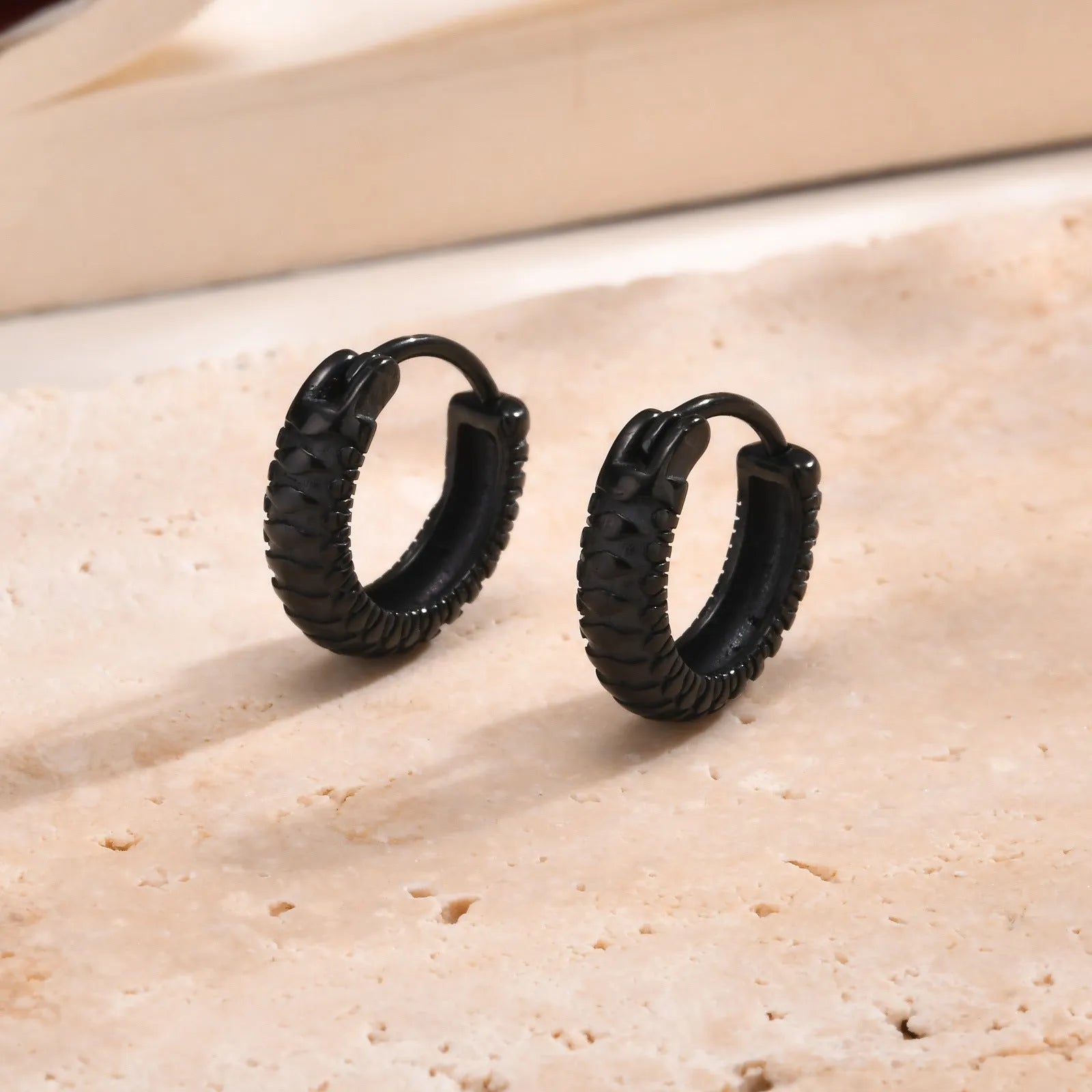 Stainless steel snake pattern hip hop earring in black and gold colour options