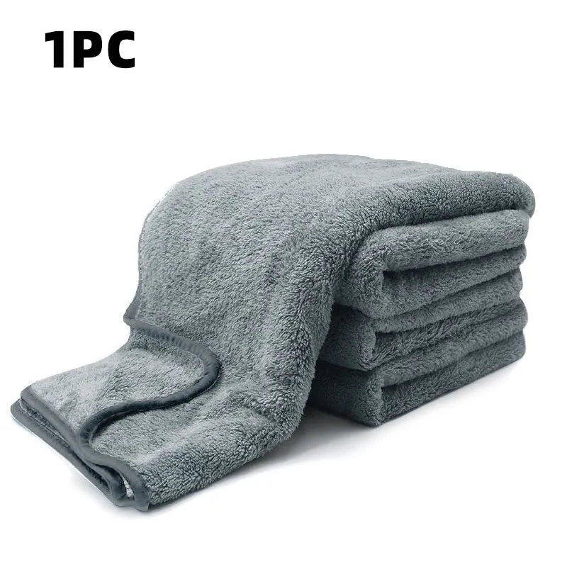 Microfibre car wash towel showing three size options for vehicle cleaning