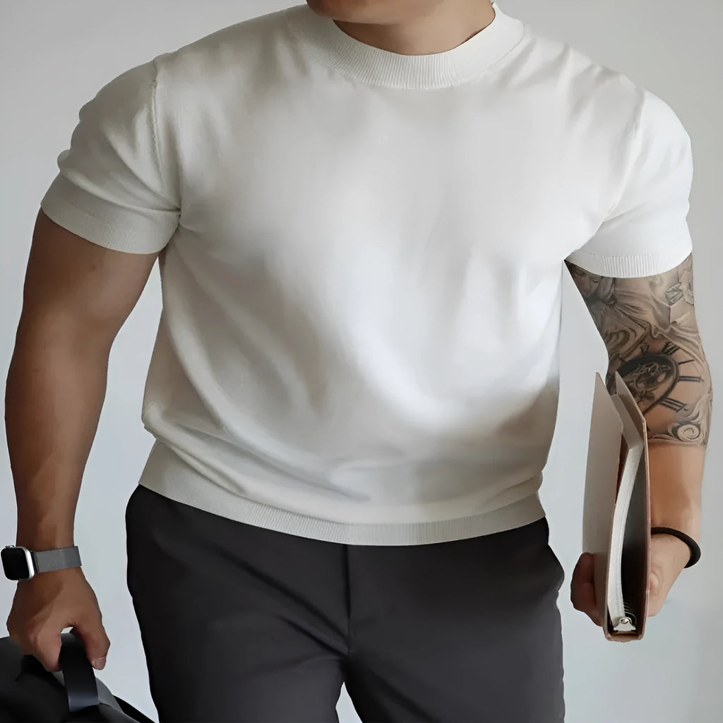 Men's slim-fit solid colour knit t-shirt for commuting in breathable polyester.