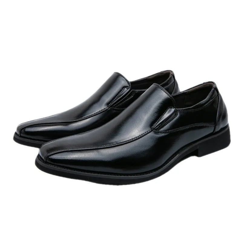 Men's black pointed toe casual shoes made of artificial PU leather with a rubber sole.