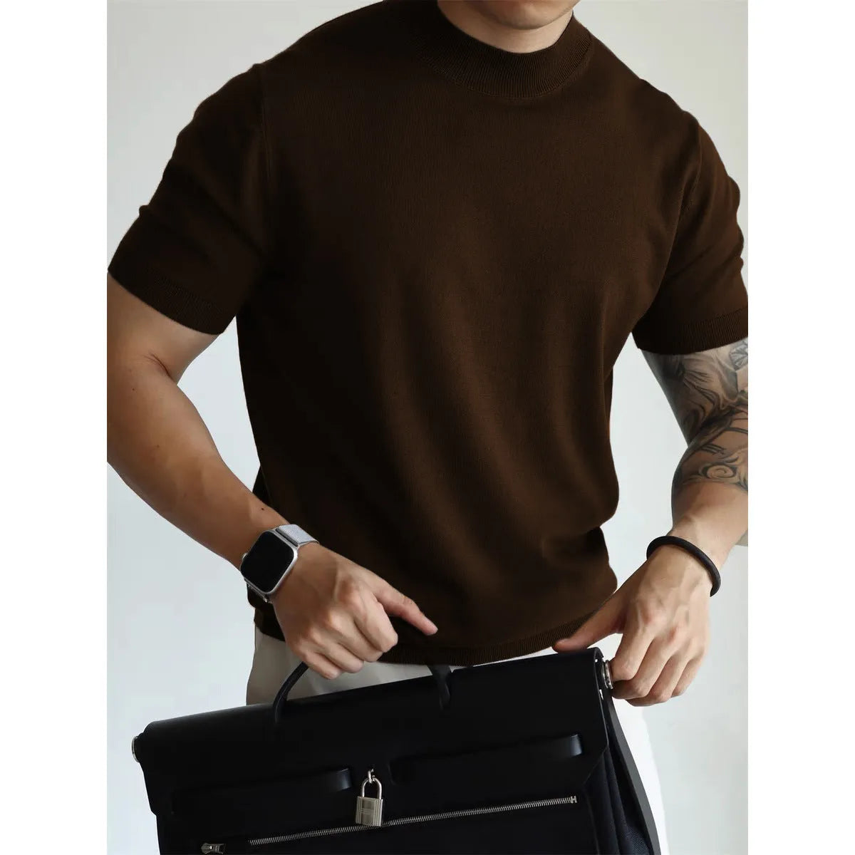 Men's slim-fit solid colour knit t-shirt for commuting in breathable polyester.