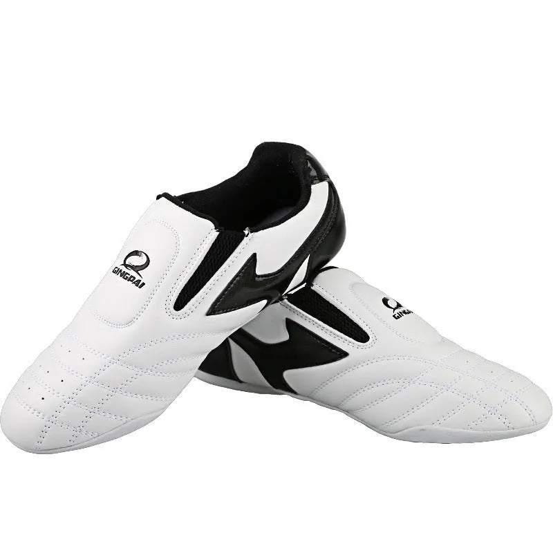 Black and white children's soft bottom boxing shoes for Taekwondo and Sanda training