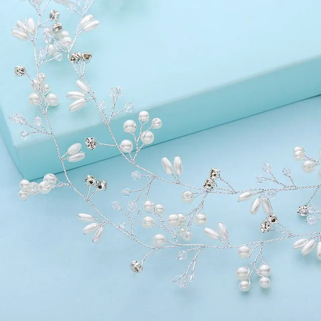 Wedding hair band with crystal and pearl decorative elements in gold, silver and rose gold colour options