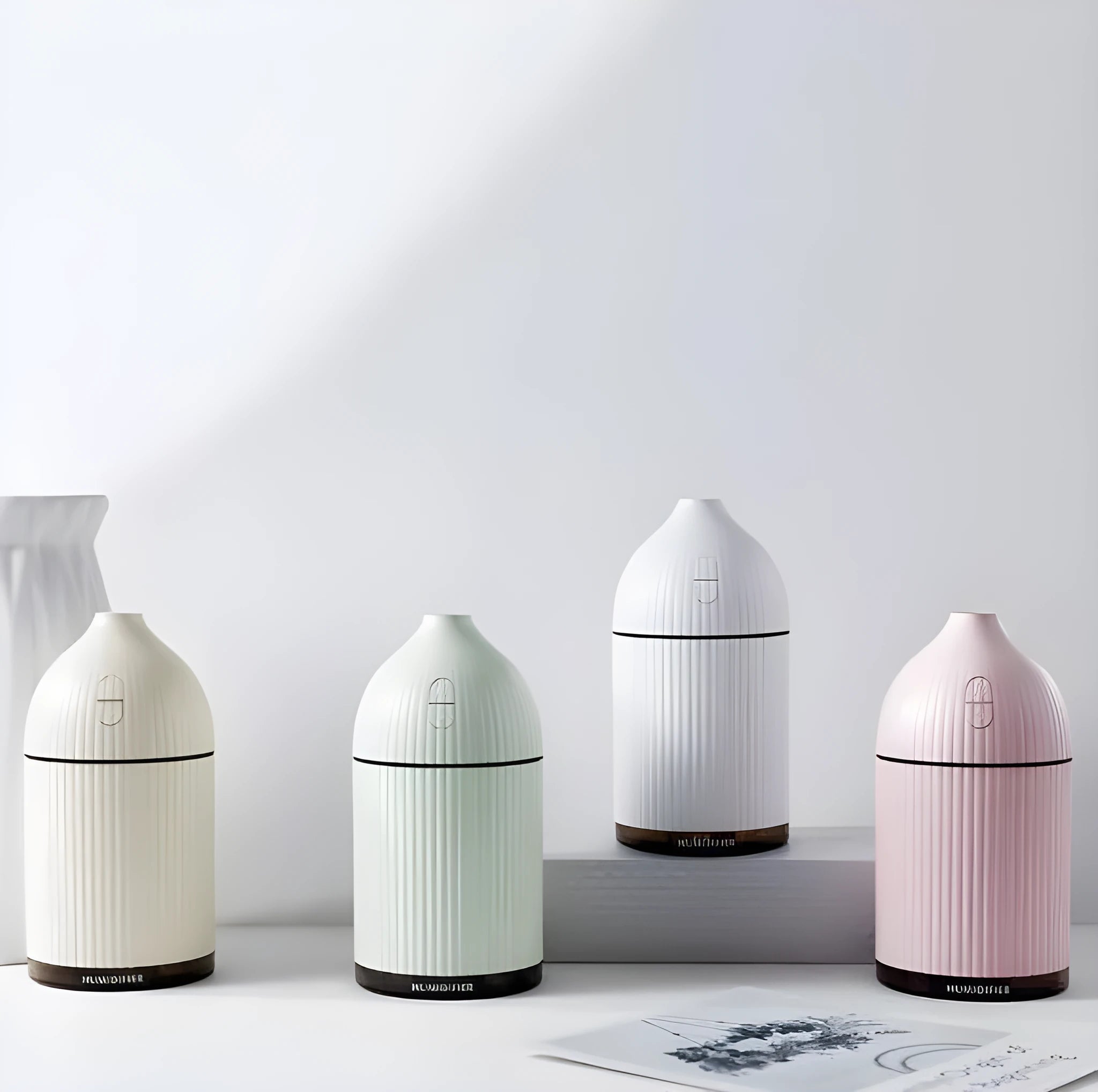 White 300ml ultrasonic aromatherapy diffuser with LED light and USB cable