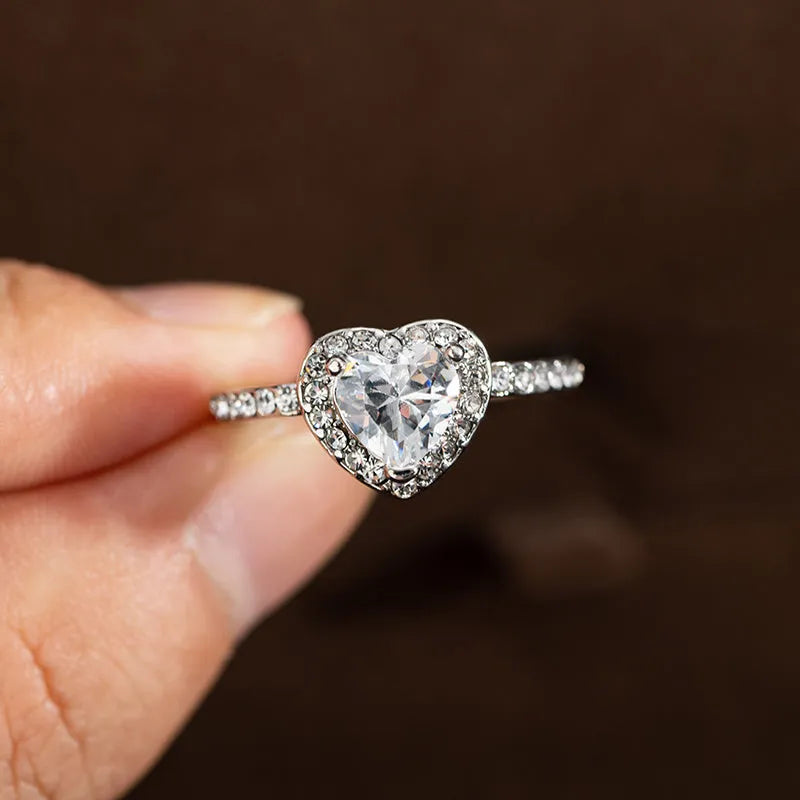 Women's heart-shaped crystal wedding ring in rose gold or silver electroplated finish