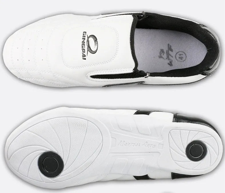Black and white children's soft bottom boxing shoes for Taekwondo and Sanda training