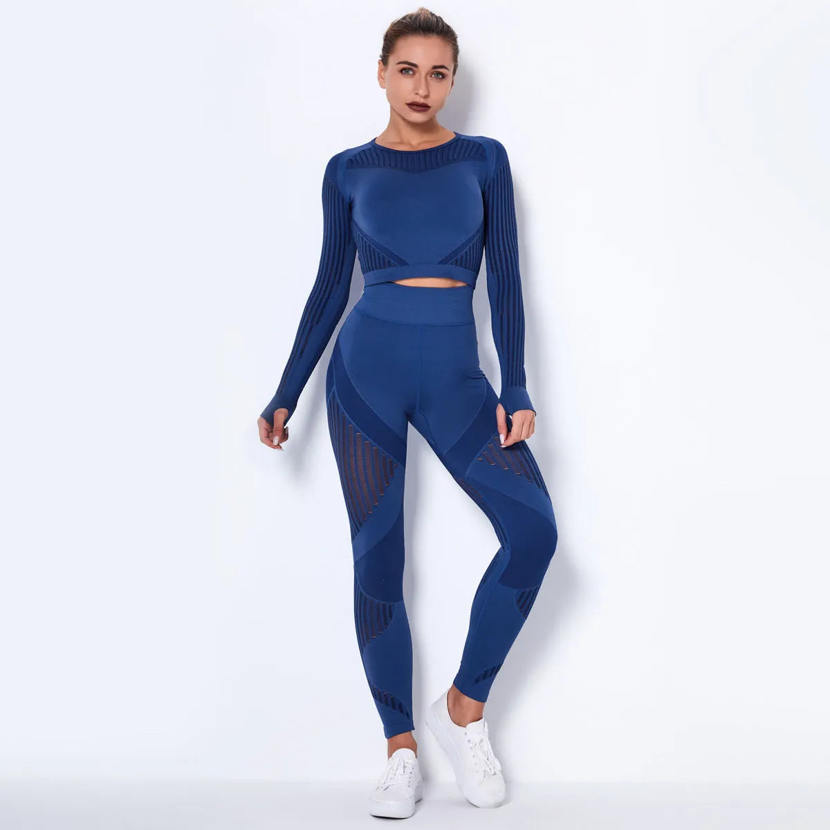 Women's seamless knitted long-sleeved yoga suit in nylon-polyester-spandex fabric blend