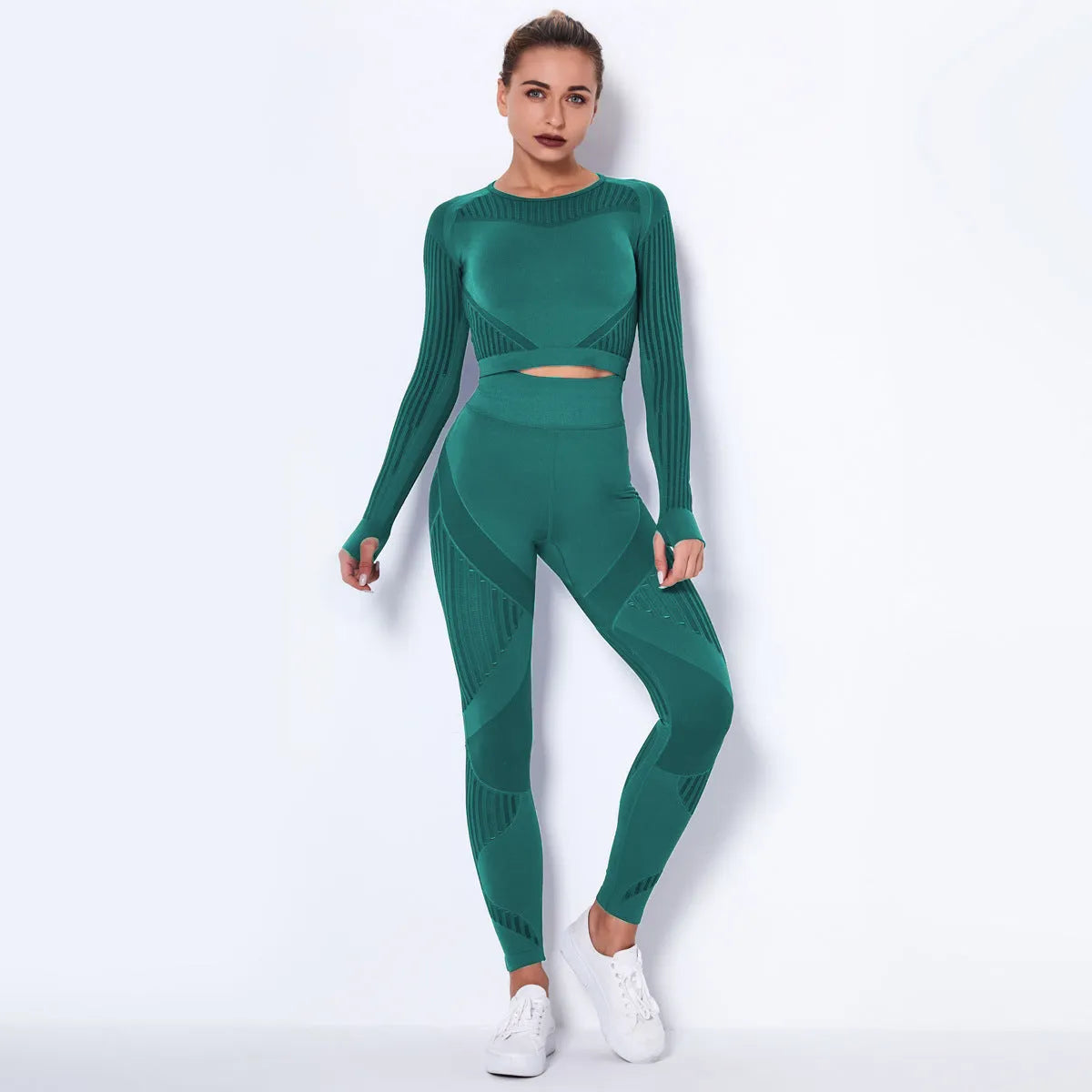 Women's seamless knitted long-sleeved yoga suit in nylon-polyester-spandex fabric blend