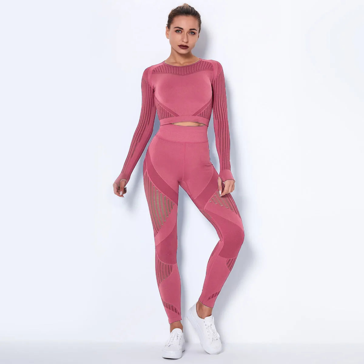 Women's seamless knitted long-sleeved yoga suit in nylon-polyester-spandex fabric blend
