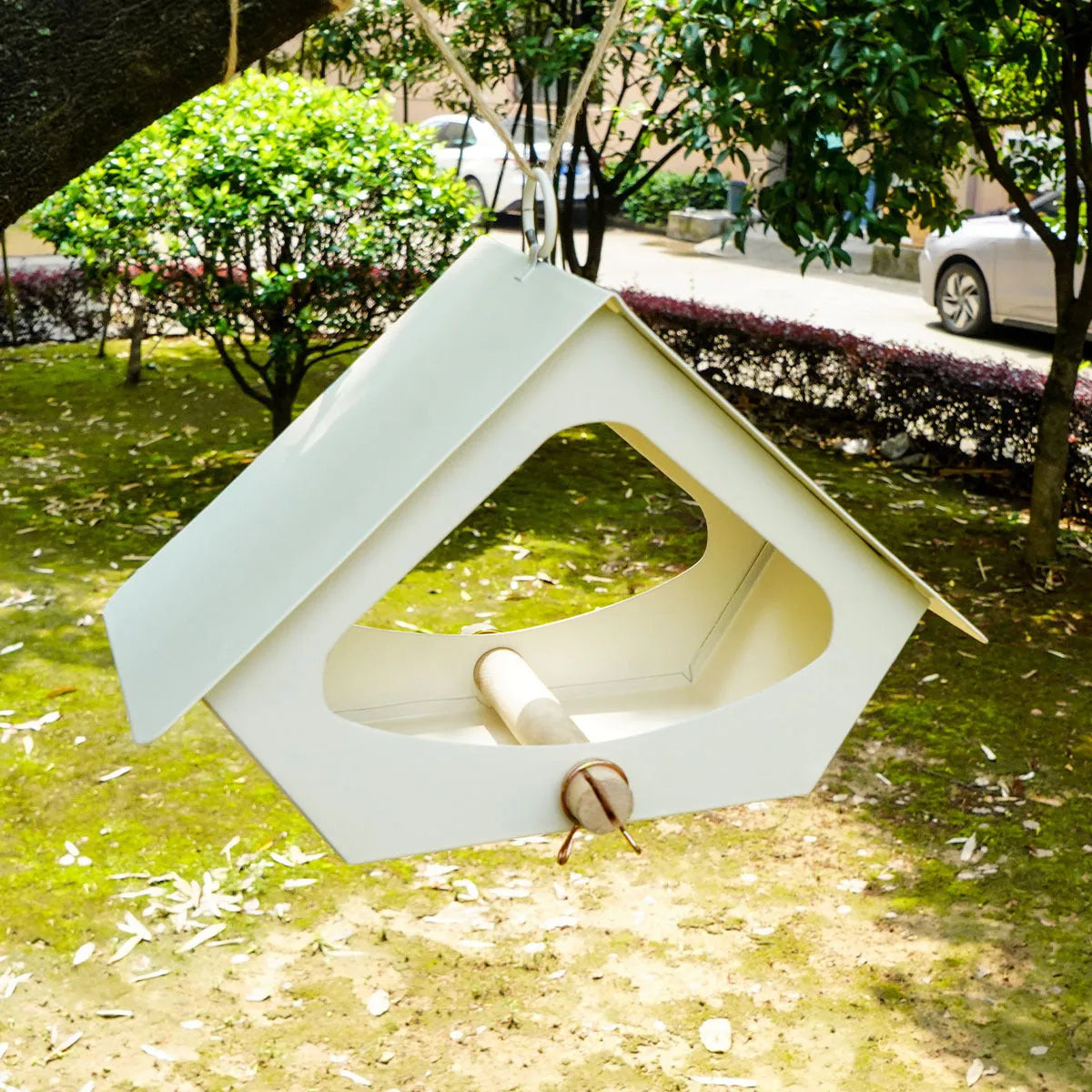 European-style iron bird house with modern simple design for garden decoration