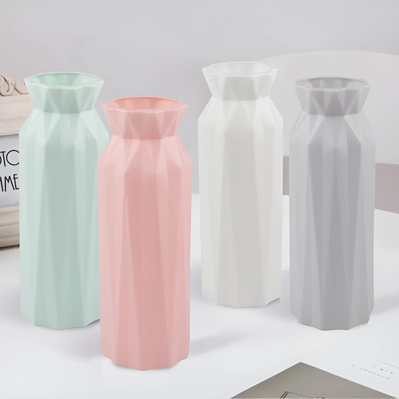 Drop-resistant melamine vase in grey, green, pink, or white with 7.2 cm base diameter