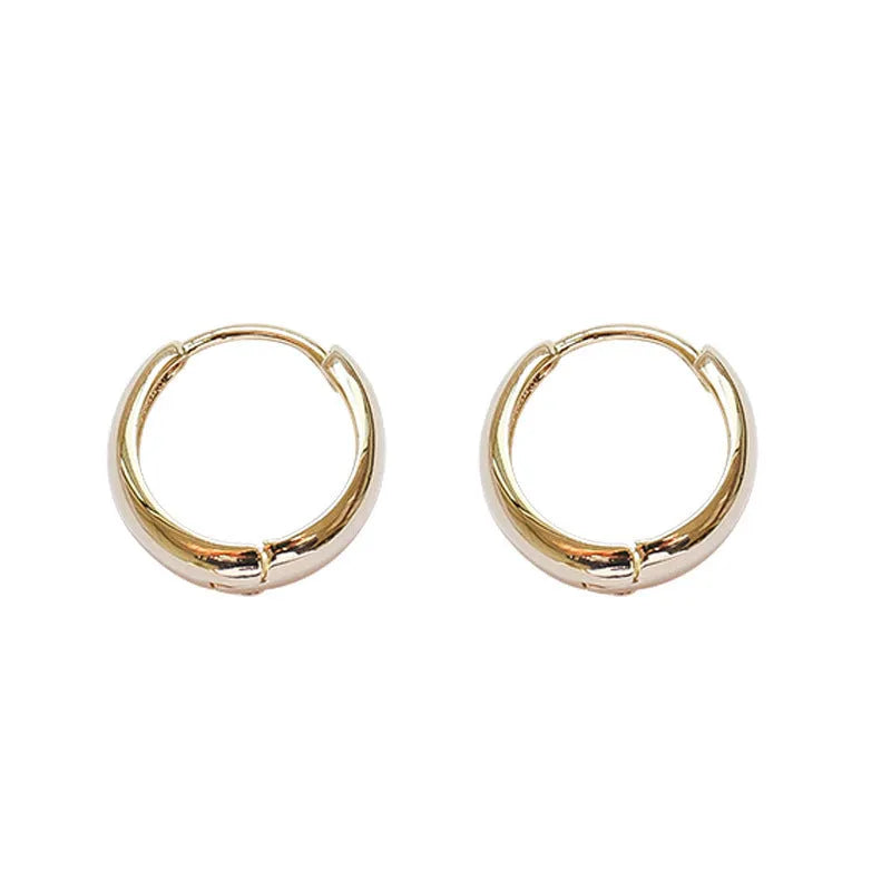 Women's geometric water drop earrings with minimalist retro design in gold or silver finish