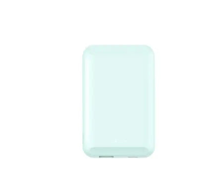 A black magnetic wireless power bank with a 5000mAh capacity, shown next to a smartphone.