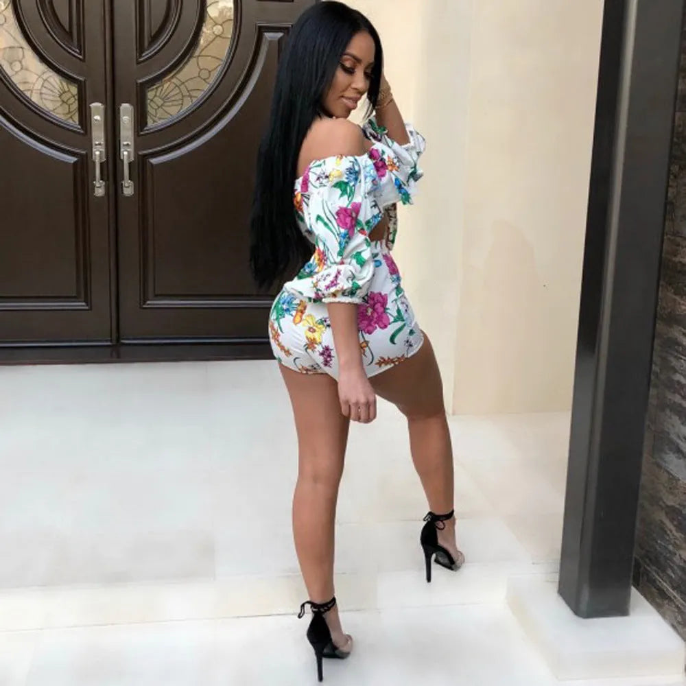 Women's two-piece short set with long pile sleeves and multicolour digitally printed shorts.
