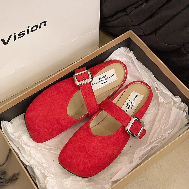 Women's flat closed toe half slippers in square head design with PU upper and rubber sole