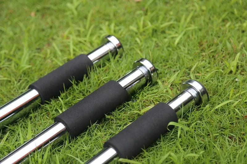 Steel adjustable doorway pull-up bar extended to its maximum 100cm width.