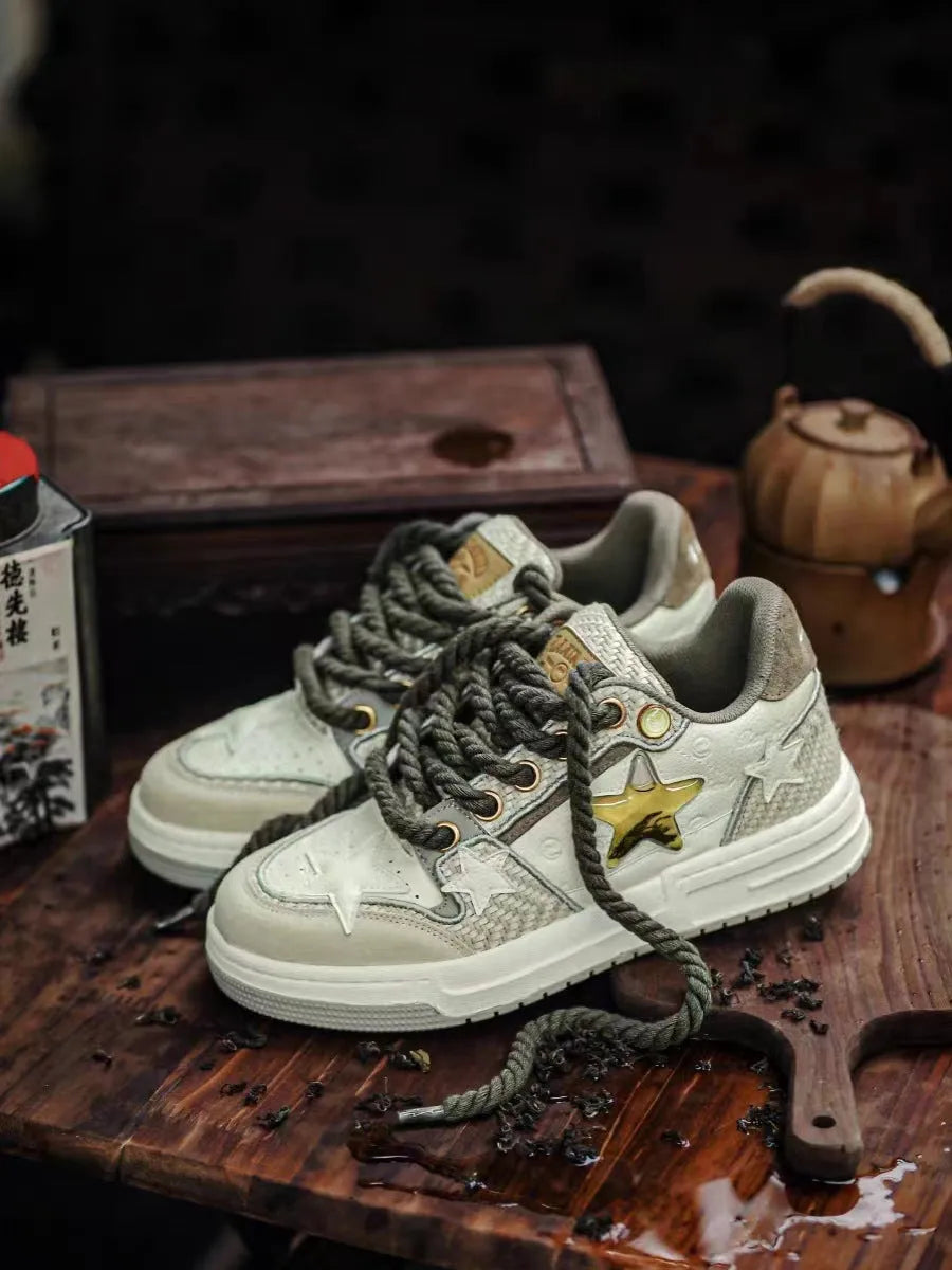 Cowhide leather low-top platform running shoes with round toe and front laces in West Lake dragon well tea joint colour