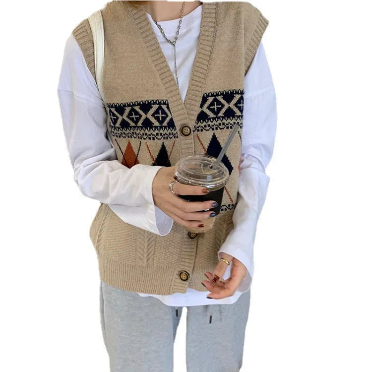 Sleeveless loose cardigan top with diamond plaid pattern in acrylic fibre fabric