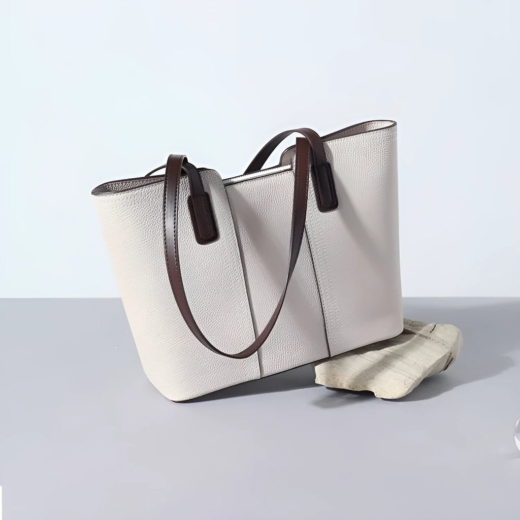 Genuine leather women's shoulder bag in box-type shape with sandwich pocket exterior