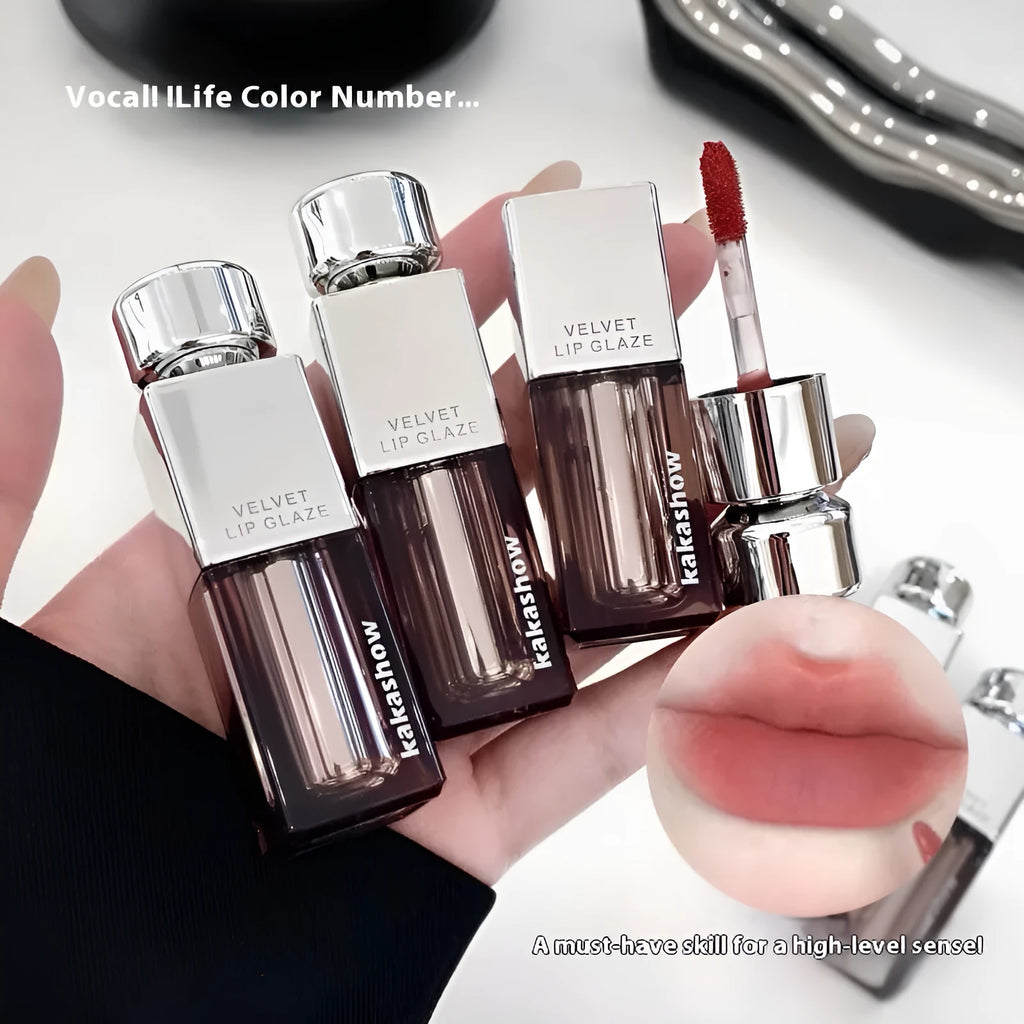 Matte soft mist lipstick in six velvet shades with 1.8g content