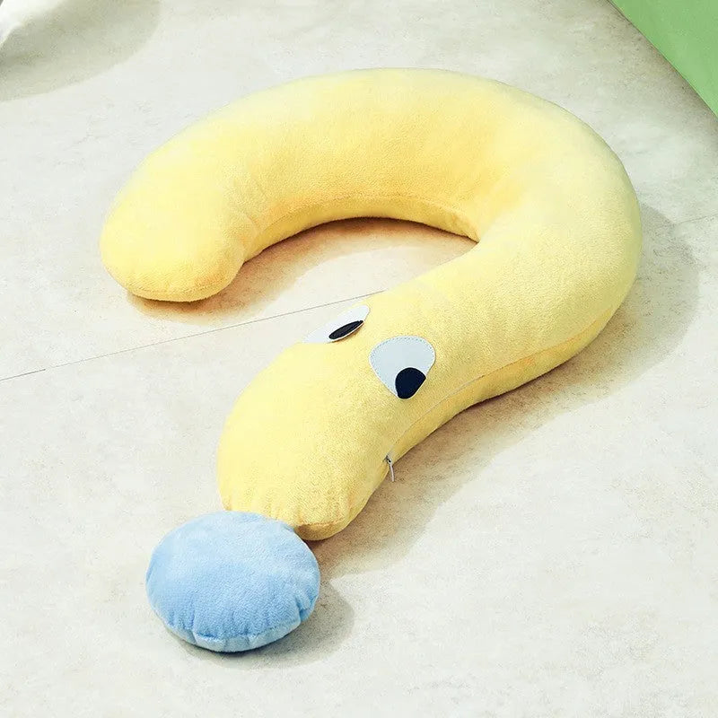 Blue or yellow pet pillow for dogs and cats measuring 62 by 39 centimetres