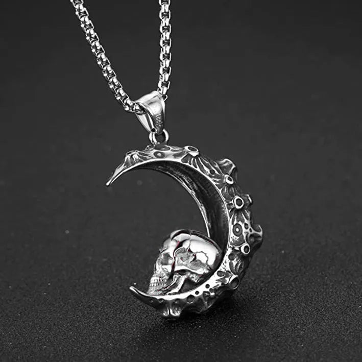 Men's silver skull necklace with alloy pendant and stainless steel chain in sports style