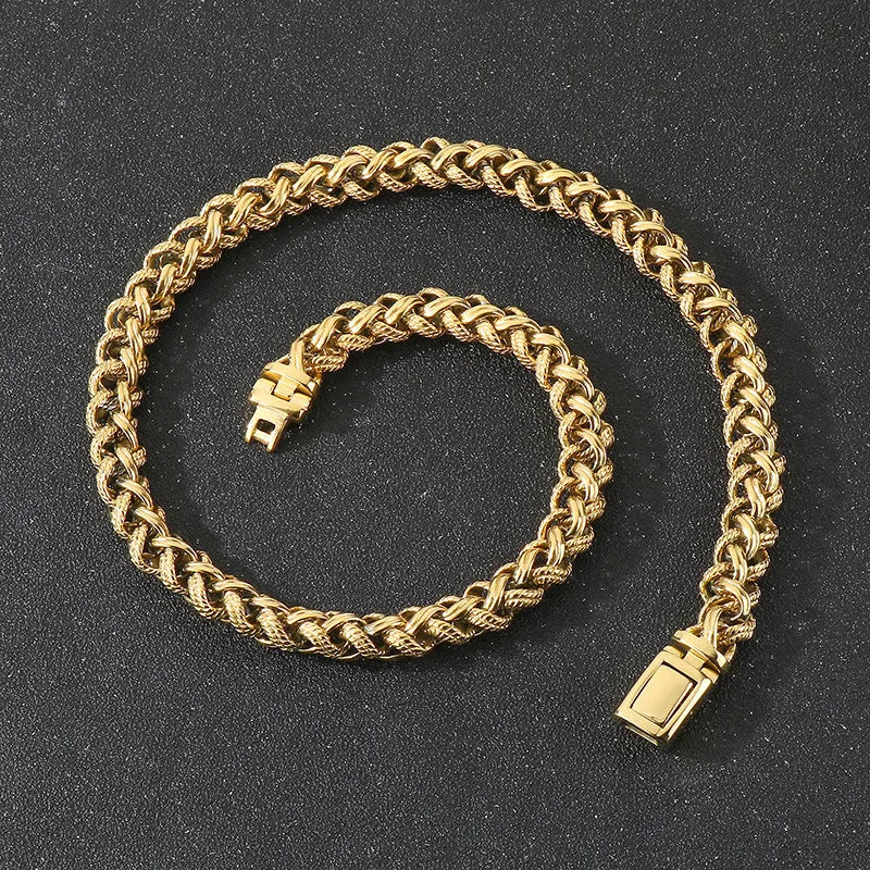 Men's titanium steel keel chain necklace with large hemp flowers design in antique silver colour.