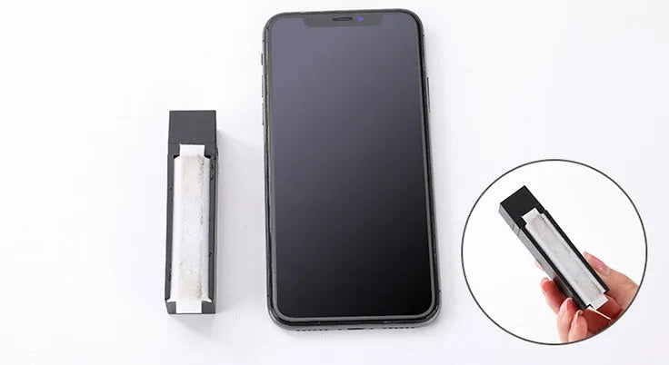 Black pack of 40 disposable antibacterial phone screen cleaning wipes