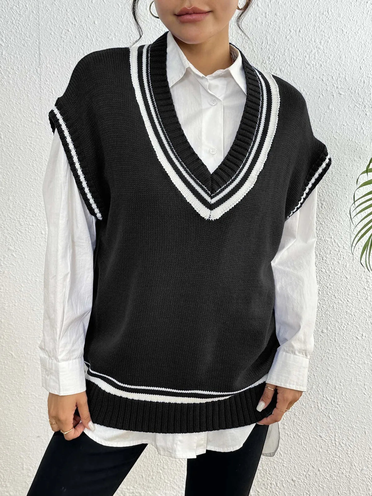 Women's casual acrylic vest sweater in loose fit with college-style design