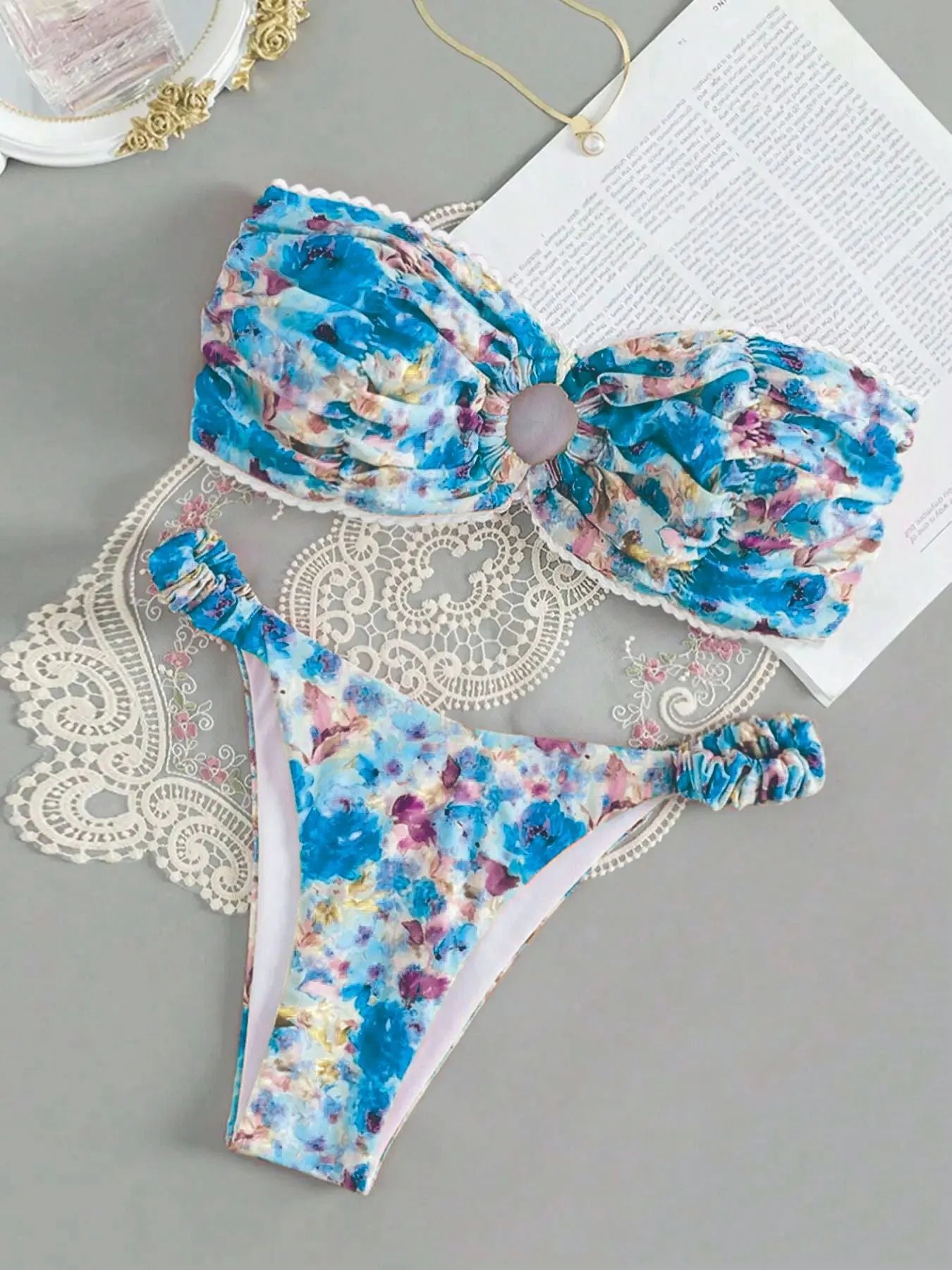 European and American style printed tube top bikini set with lace detailing and floral patterns