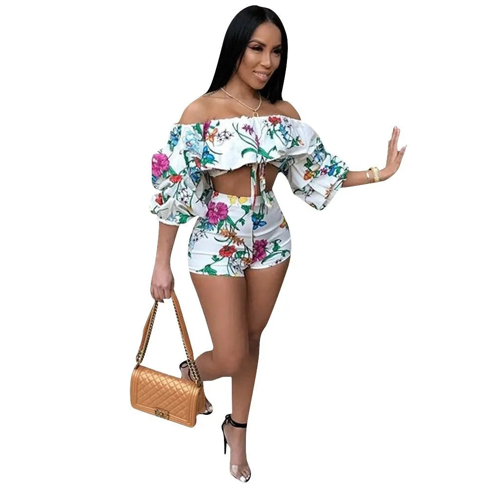 Women's two-piece short set with long pile sleeves and multicolour digitally printed shorts.