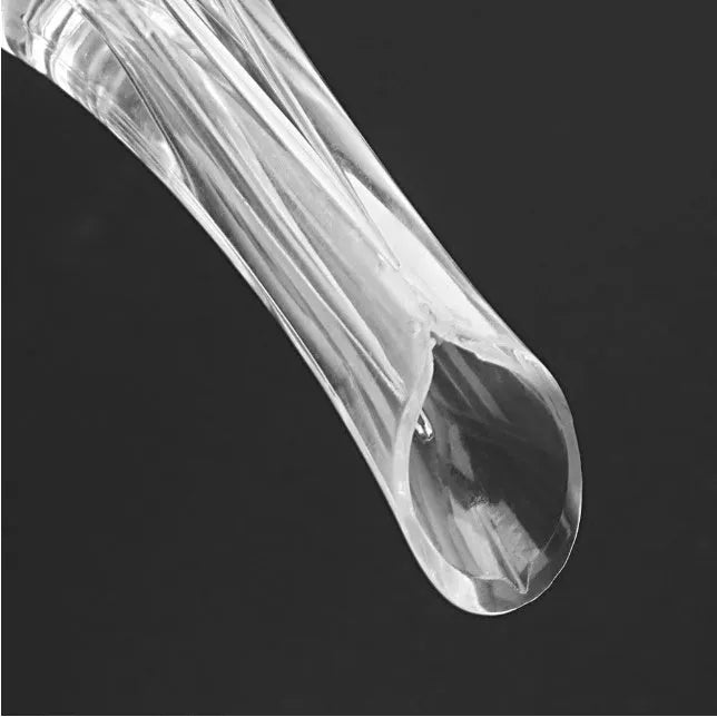 Clear acrylic wine aerator with stainless steel filter, measuring 16cm long.
