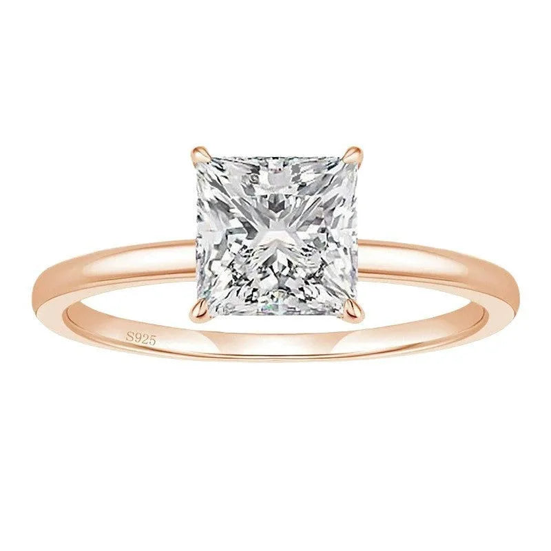 A geometric women's ring in polished 925 silver, available in silver, gold, and rose gold colours.