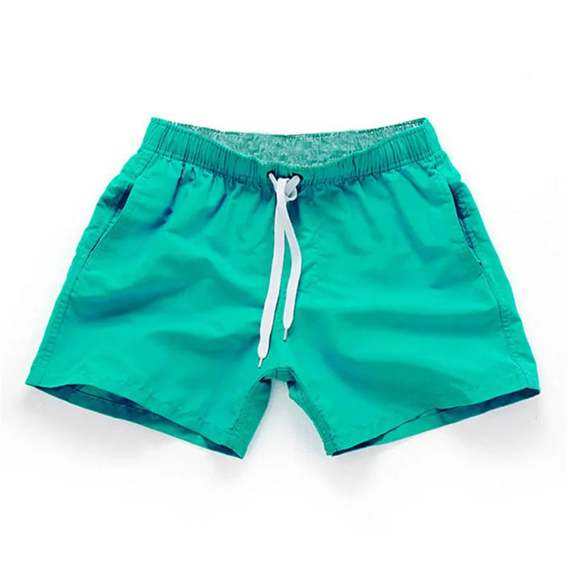 Men's straight-leg beach shorts in polyester fabric, shown in multiple colours and plus sizes.