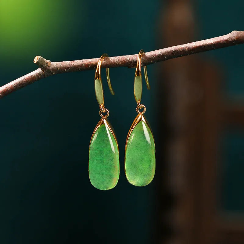 Retro geometric water droplet earrings in jade green with Chinese style