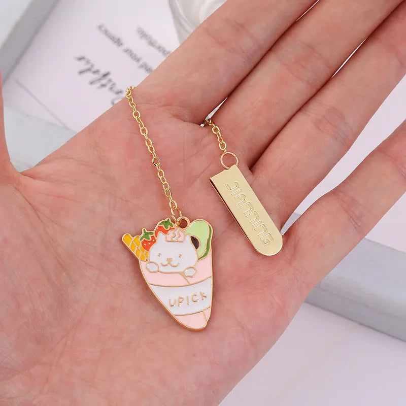 Metal pendant bookmark with cartoon cat design measuring 3.8cm by 18.3cm