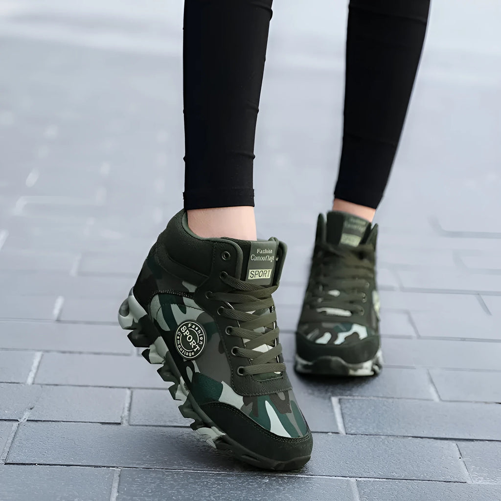 Women's green camouflage canvas sneakers with rubber sole and lace-up closure