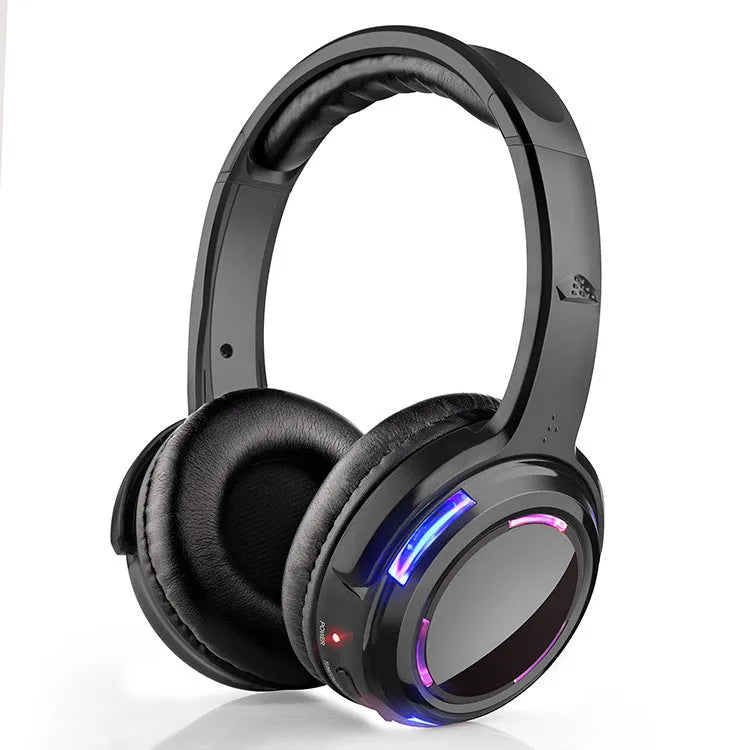Black silent disco wireless headphones with 40mm speakers and 3-metre cable for party events