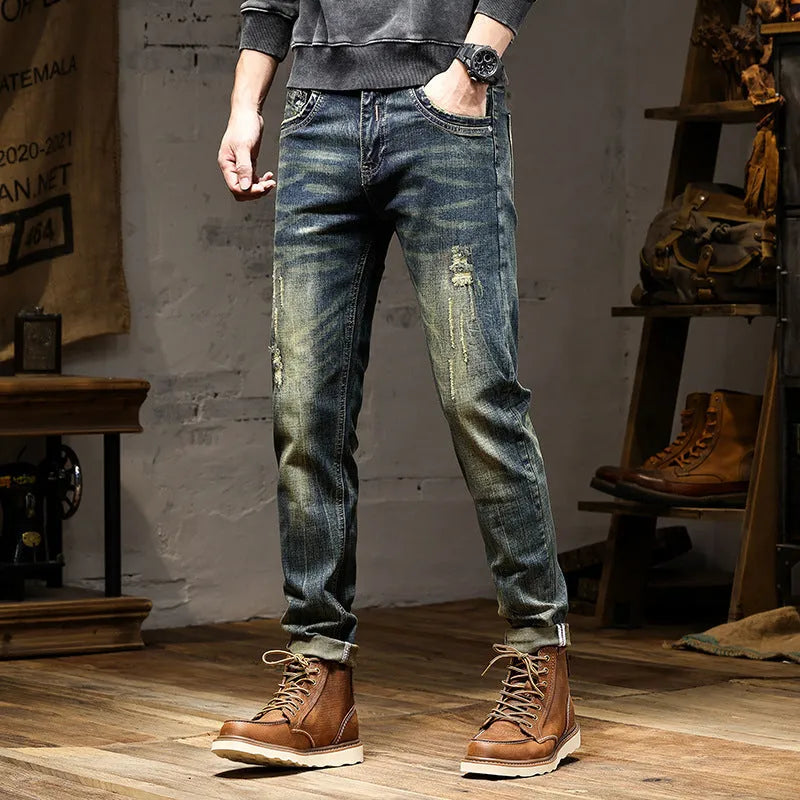 Men's skinny fit jeans in a retro colour with a zip fly fastening.