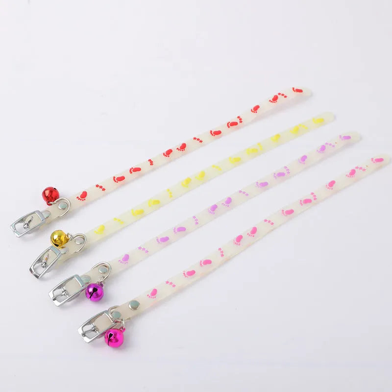 Meow Xinbao luminous cat collar with silicone chain, metal bell, and night-time glow feature