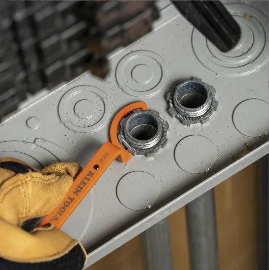 Three magnetic suction wrenches in orange, grey, and black colours showing size differences