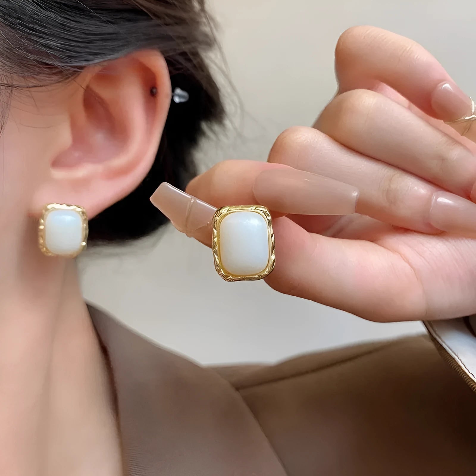 Hand-woven geometric circular metal earrings in colour X0439, Korean style.