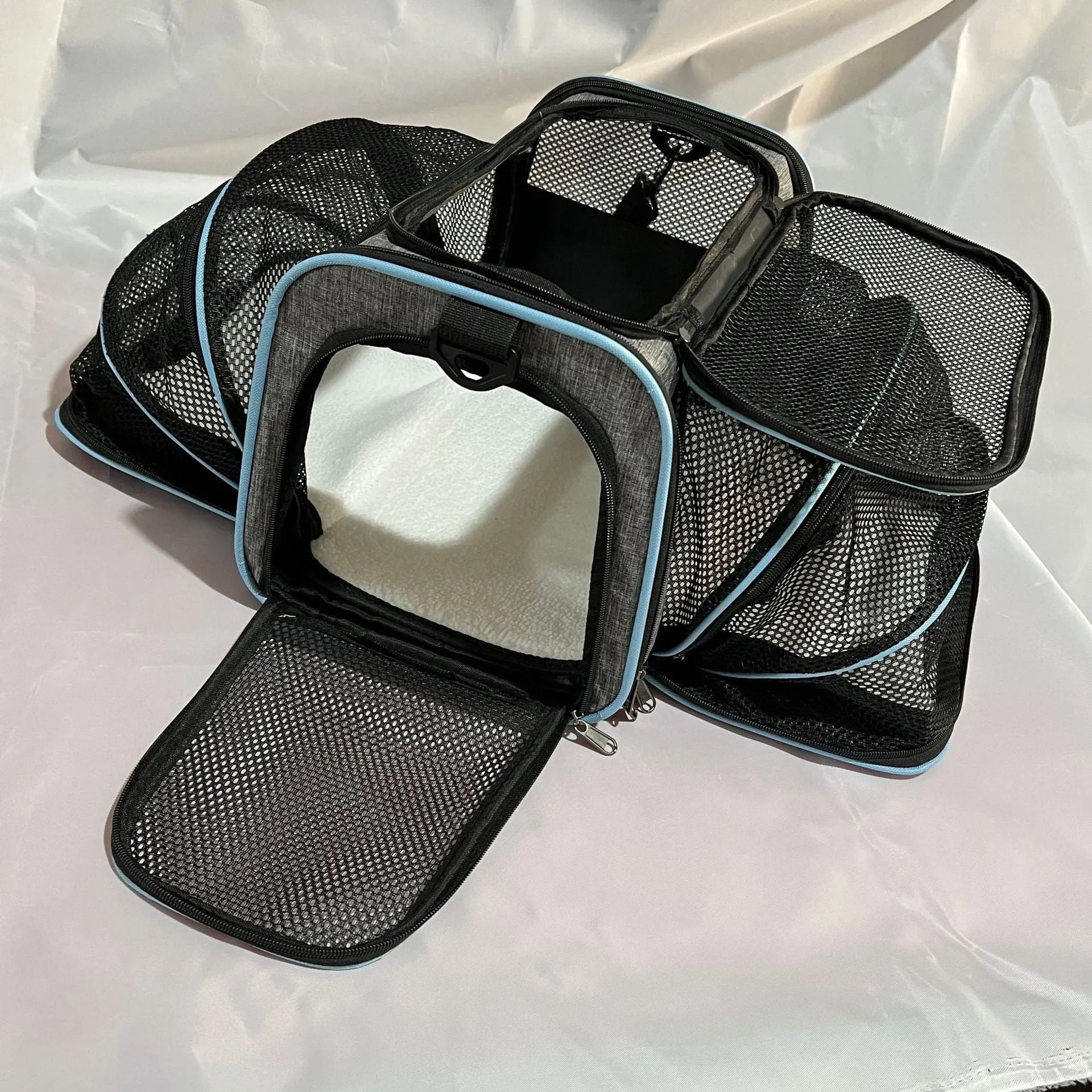 600D cationic polyester cat carrier bag in black with red piping, medium-soft construction