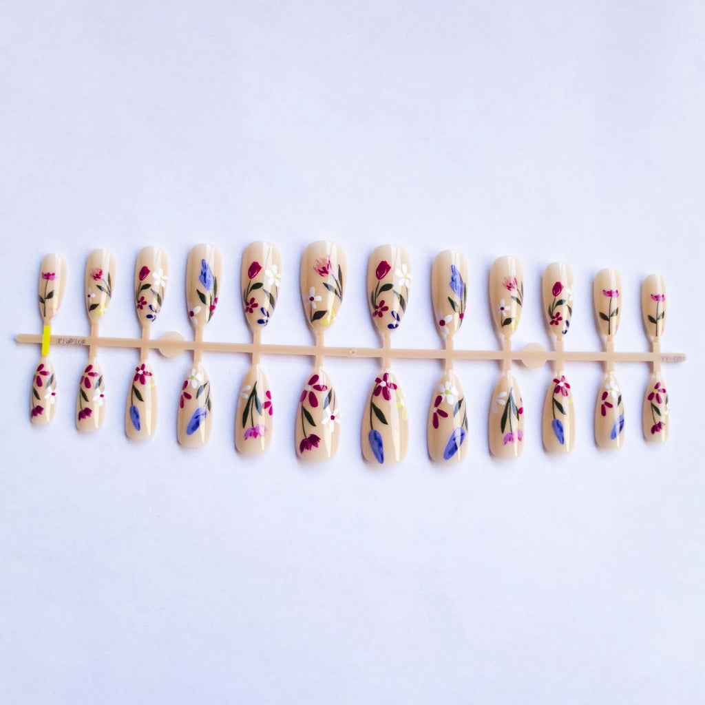 Almond-shaped removable nail art wear armour with rose and tulip floral patterns
