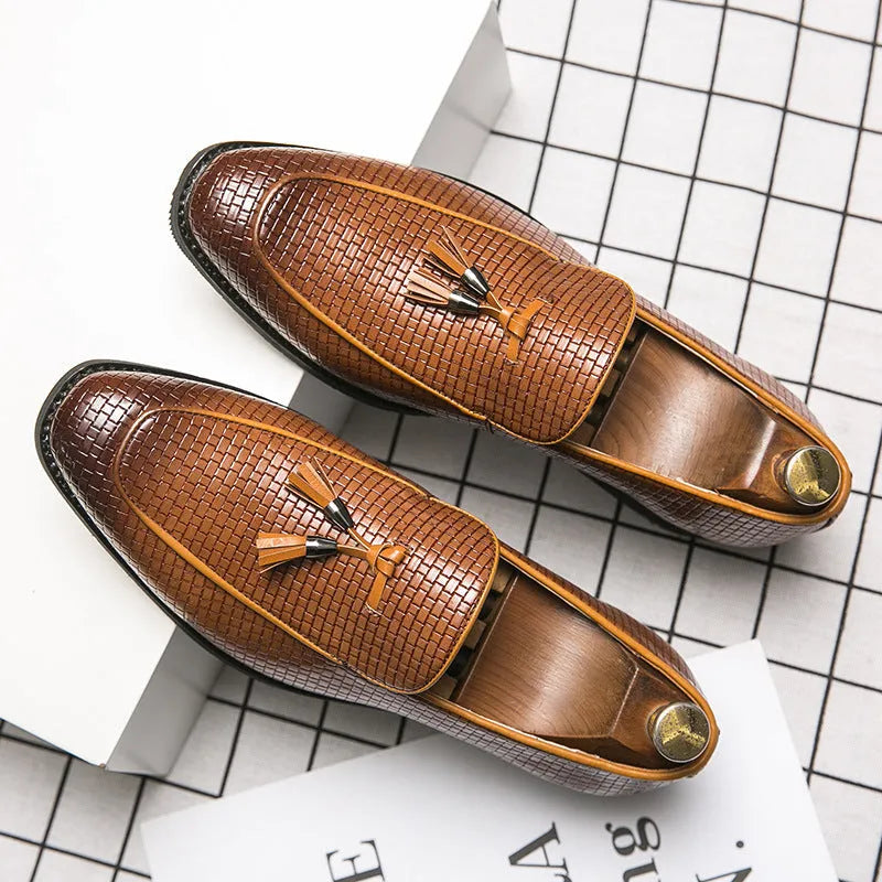 Men's black slip on shoes with pointed toe and tassel decoration for business style