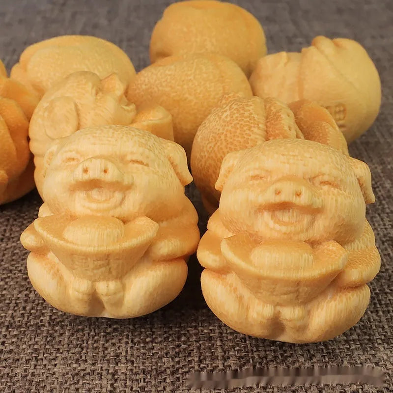 Solid bamboo carving Fulu Pig ornament measuring 4cm height with 3.5cm diameter