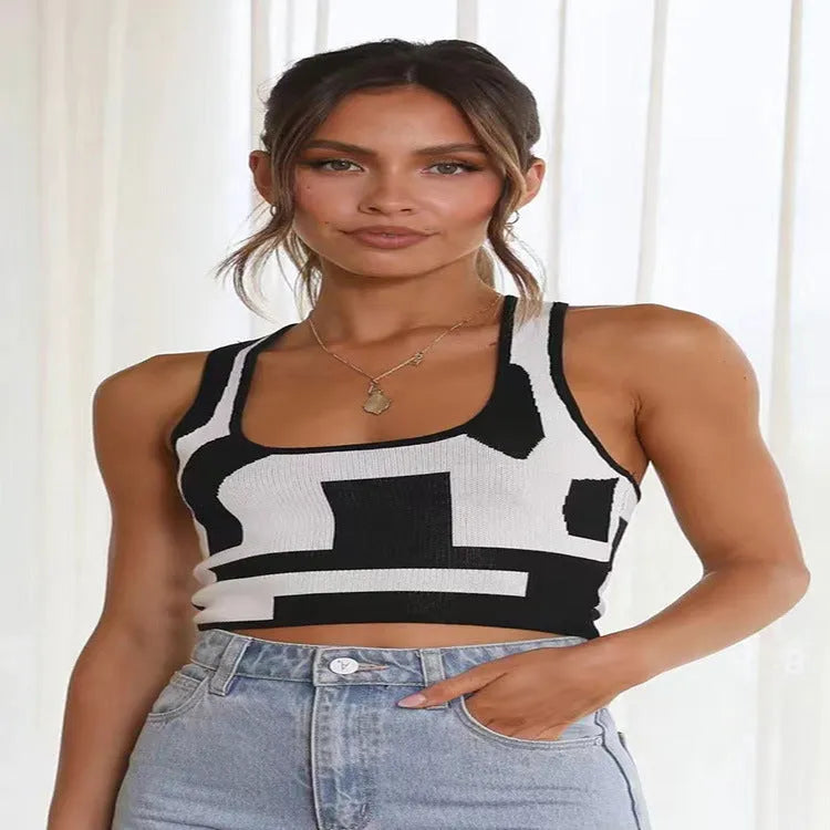 Women's U collar camisole vest in polyester with slim fit street fashion design
