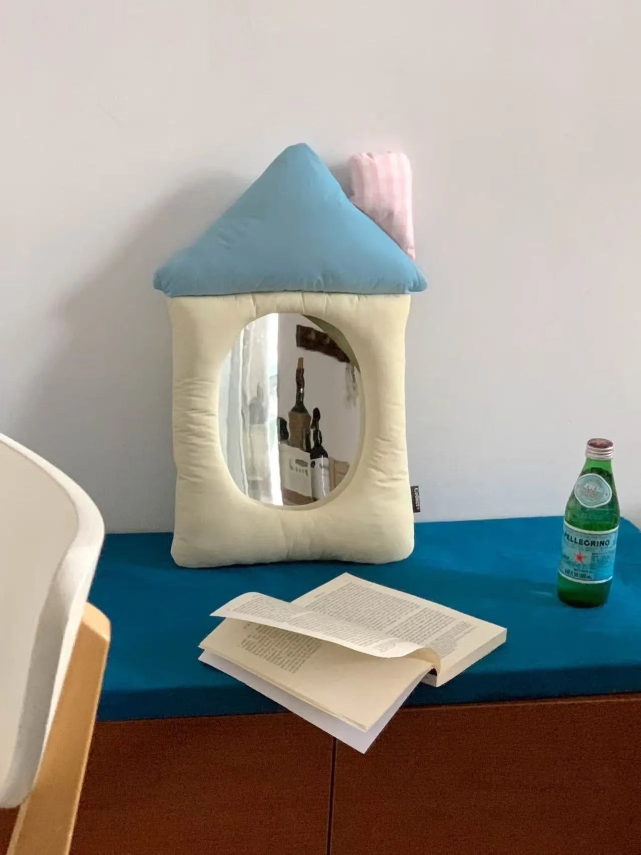 Korean-style decorative mirror with cotton pillow border in apple colour option