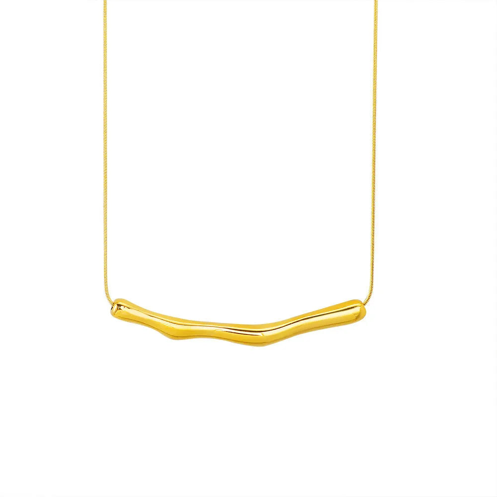 Titanium steel irregular pleated necklace for women in gold or steel electroplated finish