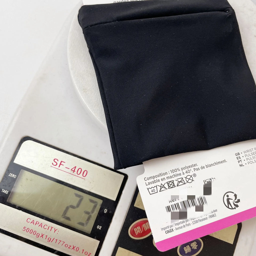Waterproof wrist bag armband sleeve with OPP packaging measuring 10 by 10.5 centimetres